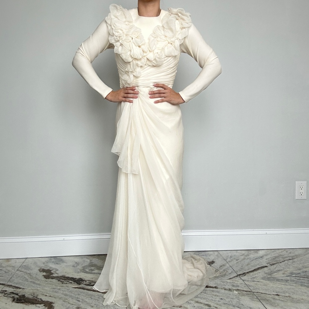 Vintage Vera Wang Wedding Gown - Picture 4 of 7